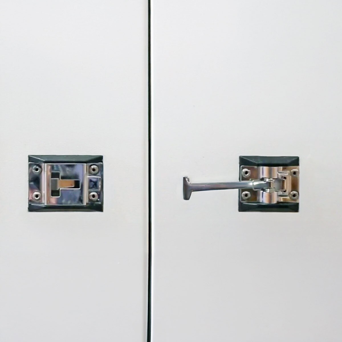 t-catch door holding latch